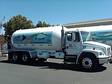 Picture of a bobtail truck with ARRO Autogas decals.